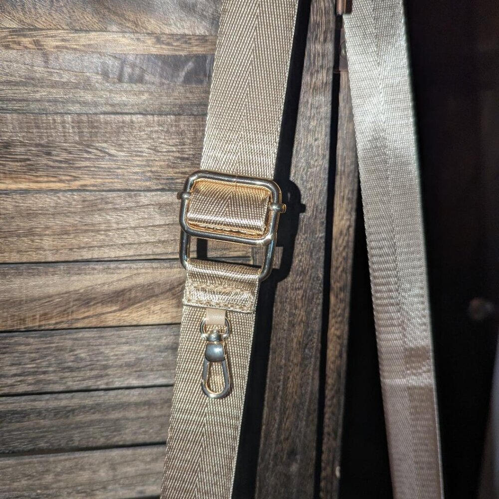 NWT Crossbody travel purse removable strap, natural color, tan - Picture 9 of 10